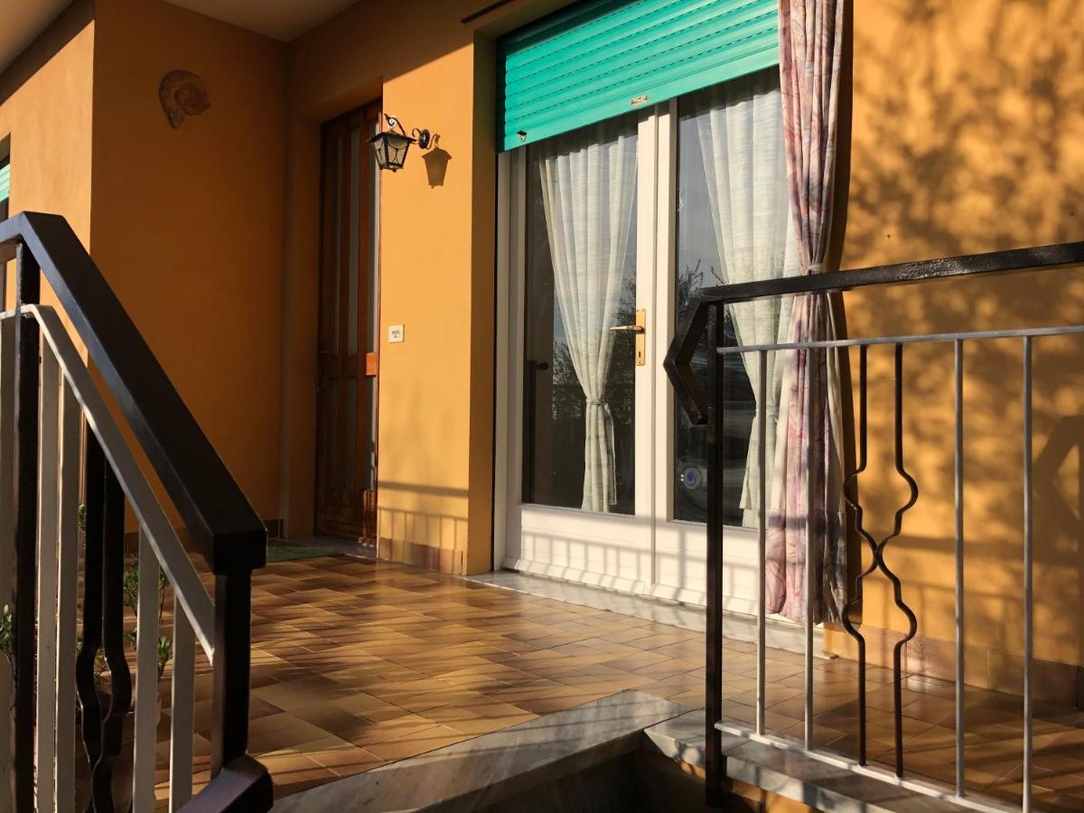 Appartamento Nonna Rosa มัลเชซิเน ภายนอก รูปภาพ